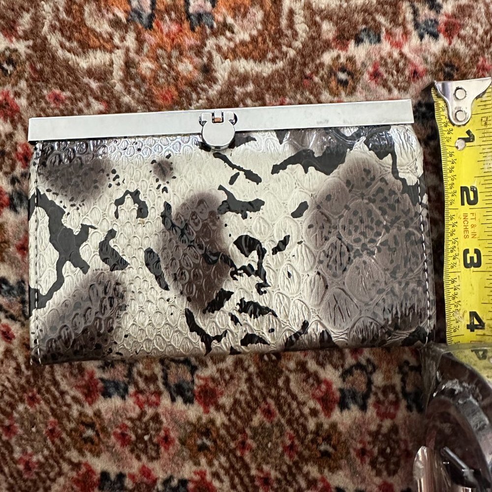 Small Faux Snake Pattern Wallet - Picture 2 of 5